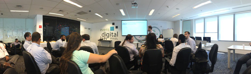 pedrojavilopez's tweet photo. Proudly participating in @everisBrasil Data &amp; Analytics Team Meetup in everis Digital Lab. #bigdata #analytics https://t.co/lo2pxjDJgq