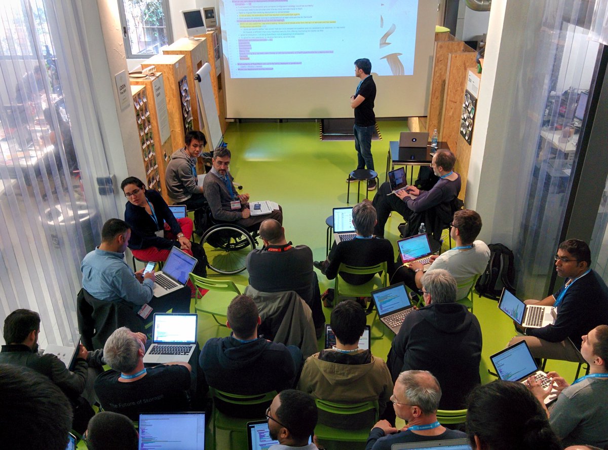 Adri2000_OS's tweet photo. Overview of the deployment methods session :-] #OpenStack #osopsmi https://t.co/kCsOHXLHSm