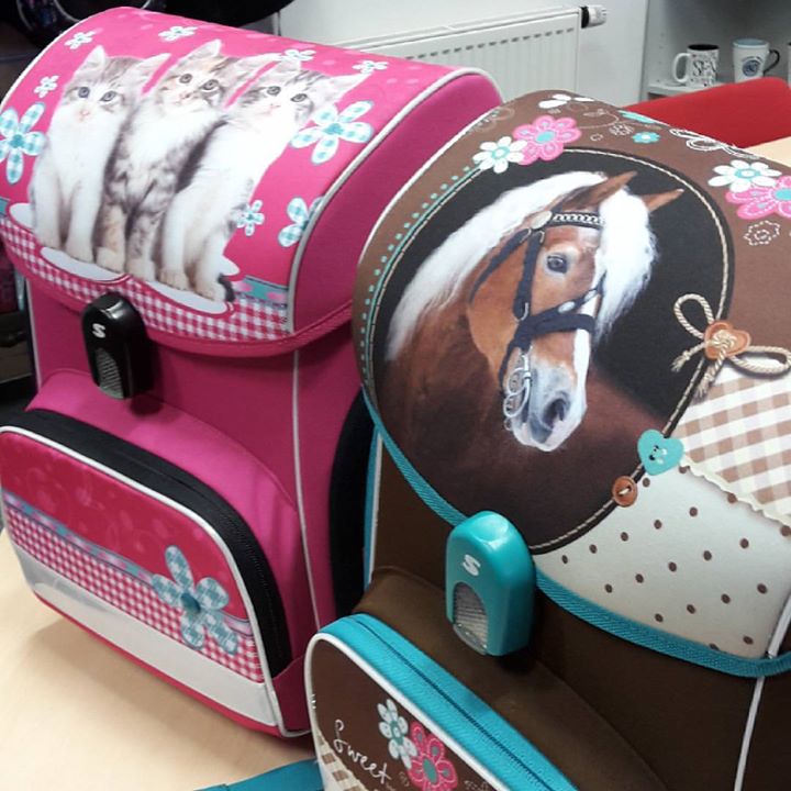 Stil_cz's tweet photo. Malá ochutnávka z příprav nové kolekce pro prvňáčky. 💙
#batoh #schoolbag #school #kids #doškoly #bachtoschool #děti #prvňáček #do1třidy https://t.co/jqcKts8w3w
