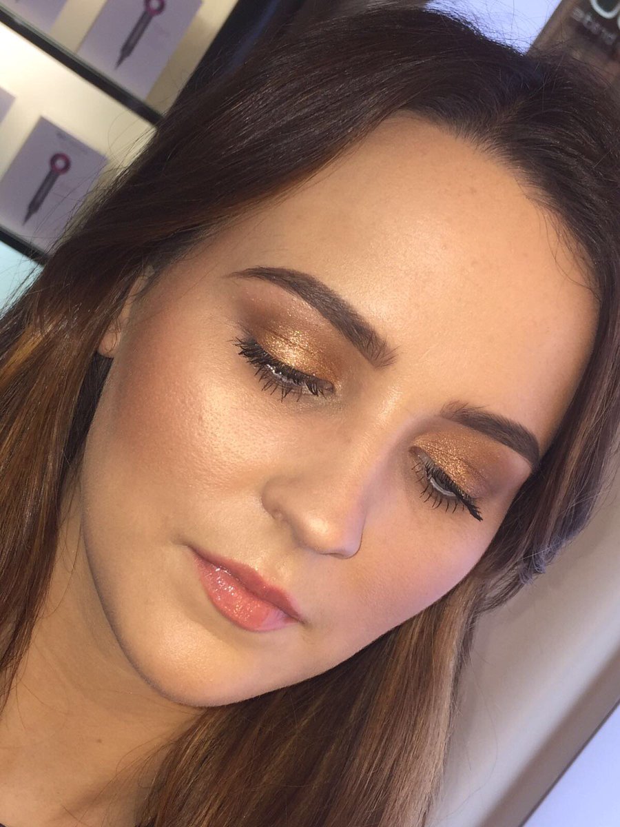 db_SalonAcademy's tweet photo. #ProductOfTheDay #dbFACE Eye lights Pigment in Karat&Chocoholic; Intense colour&amazing for sparkling, shimmery lids! €15 #bbloggers #makeup https://t.co/tlTPslcBXP