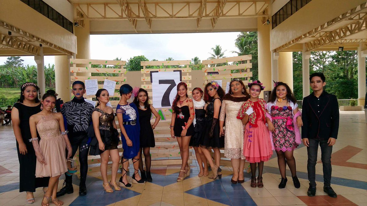 dugongantro's tweet photo. Wala pang Deviance Day pero handa na ang 2nd year BA Communication Arts!
NEXT WEEK NA TALAGA
#Deviance2k17 https://t.co/T0DS50r71H