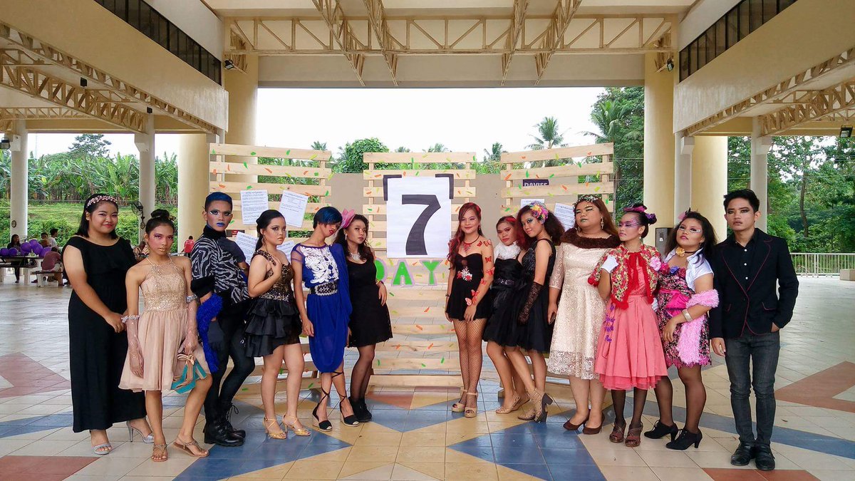 dugongantro's tweet photo. Wala pang Deviance Day pero handa na ang 2nd year BA Communication Arts!
NEXT WEEK NA TALAGA
#Deviance2k17 https://t.co/T0DS50r71H
