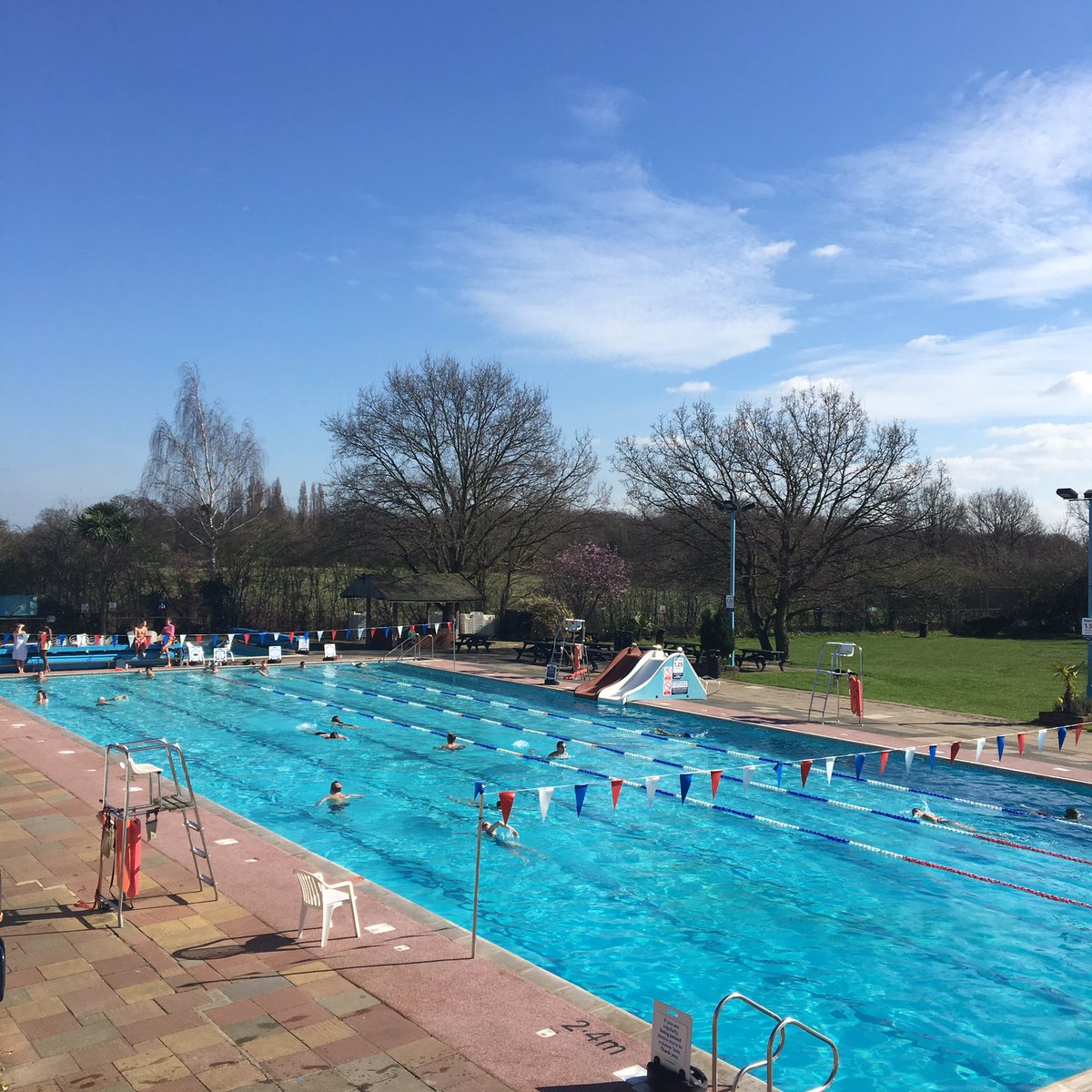 HamptonPool's tweet photo. Ibiza 15oC, Hampton Pool 18oC. Where would you rather be?! #heatedoutdoorpool https://t.co/fcHl0Zj0QW