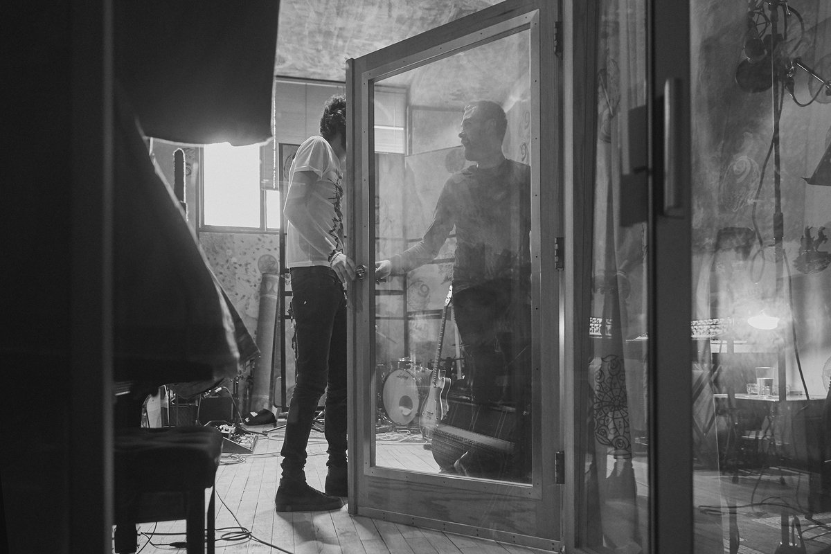 KasabianHQ's tweet photo. More snaps from the studio ... #StudioSnaps #NewAlbum #ComingSoon photos: @neilbedford https://t.co/AzGVzv2QoI