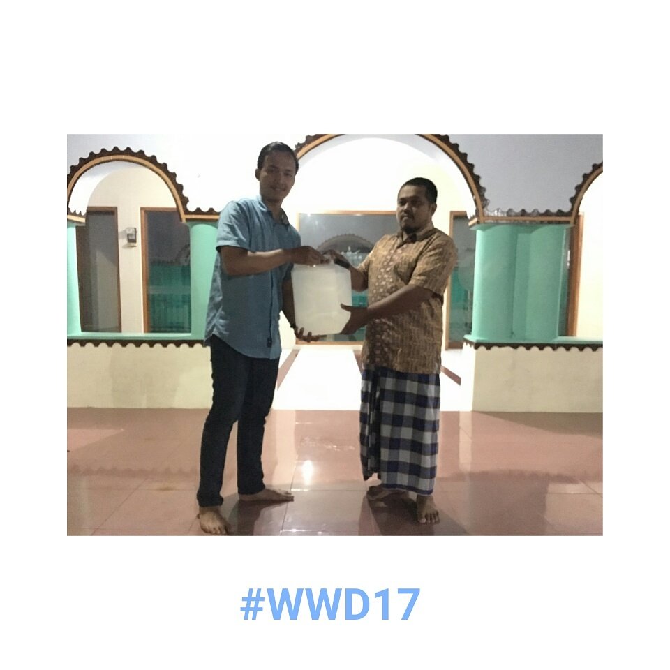 [LIVE REPORT]
Air bersih dari kegiatan Garage Sale and Charity telah didistribusikan ke Desa Sumbermanjing Wetan, Malang. Semoga bermanfaat💦