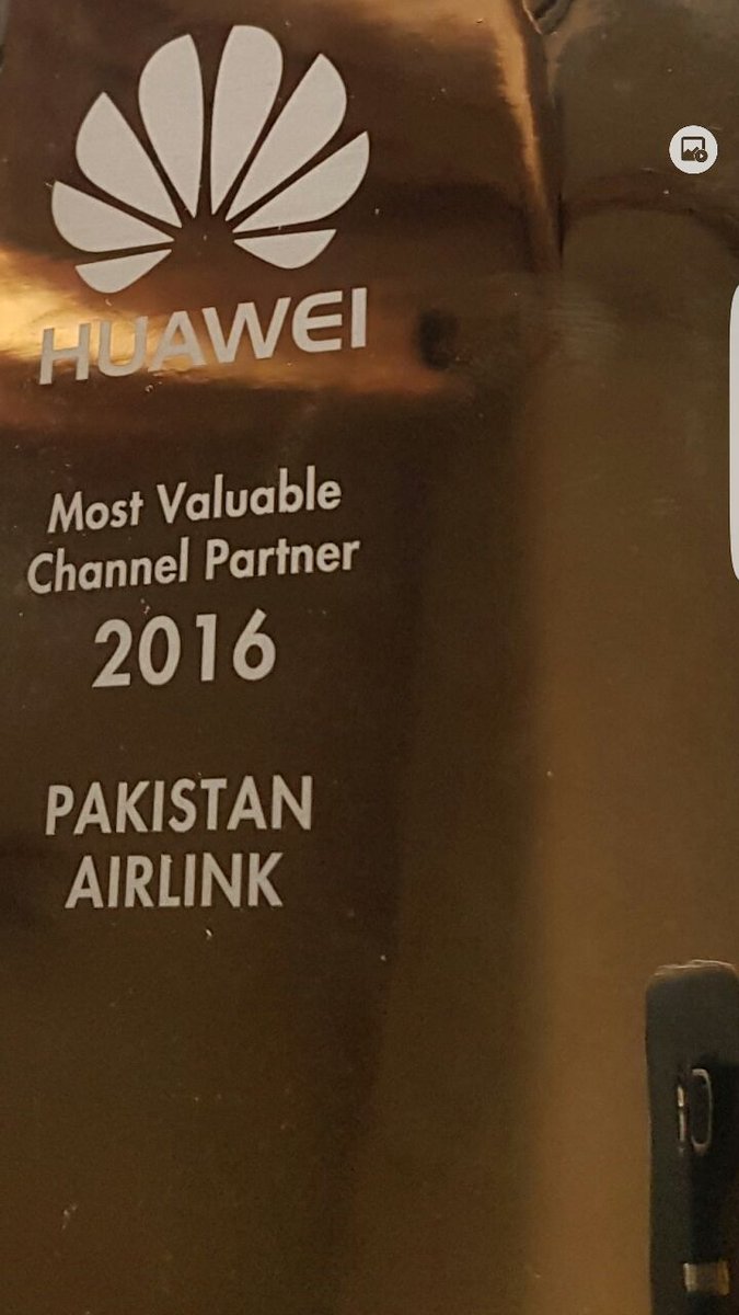 TelecomeNews's tweet photo. #Airlink #AirLink2017 #AirlinkFaraz #MoazamParacha #Awarded #By #Huwaei @ValuablePartner #Of2016
https://t.co/eHoKrTuNHR https://t.co/KZXncJIPFc