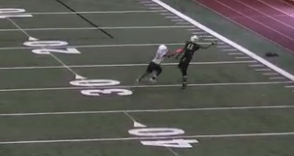 BleacherReport's tweet photo. Ohio WR Willie Cherry makes one hand look easy

🎥: https://t.co/GN86sfLXgZ https://t.co/LLyDRNoSBs