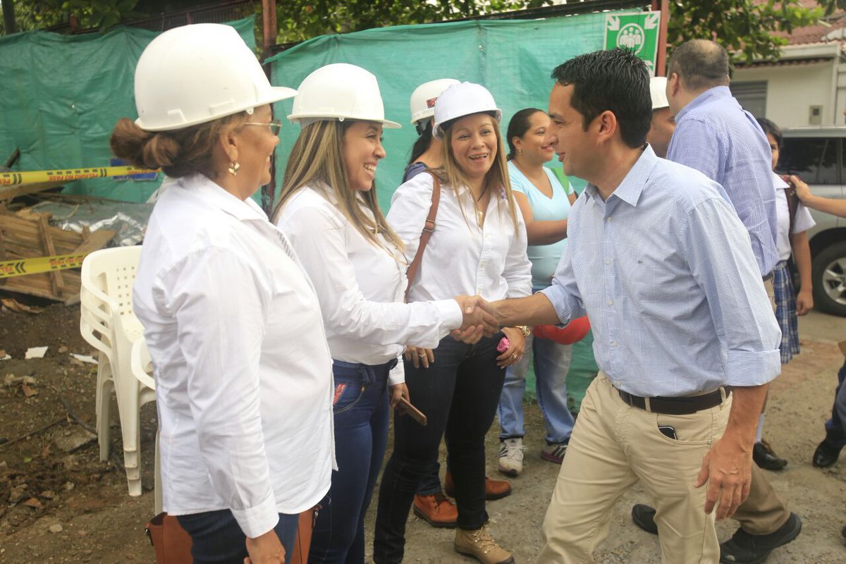 villavoalcaldia's tweet photo. Visita a la obra de la nueva sede del Colegio Francisco Arango. Participa @WilmarBarbosa, Fonade, Contraloría, constructora, @VillavoEduca https://t.co/6MSt8Uigli