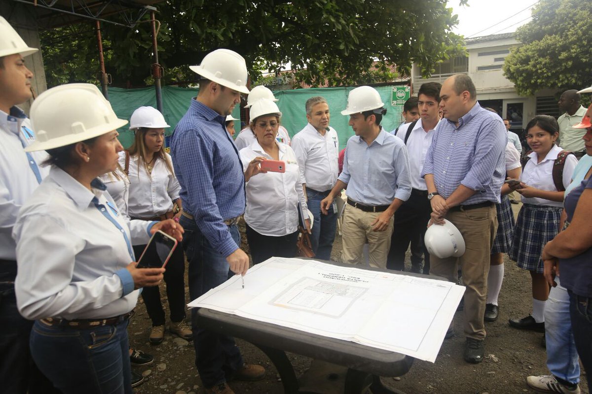villavoalcaldia's tweet photo. Visita a la obra de la nueva sede del Colegio Francisco Arango. Participa @WilmarBarbosa, Fonade, Contraloría, constructora, @VillavoEduca https://t.co/6MSt8Uigli