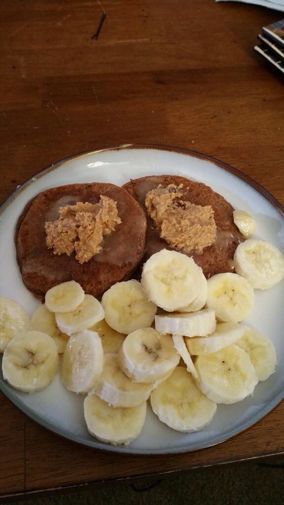 heliohinojosar's tweet photo. Buen día, hotcakes de proteína de @AboutTimeMexico plátano y crema de cacahuate. https://t.co/K9ScFMk1xY