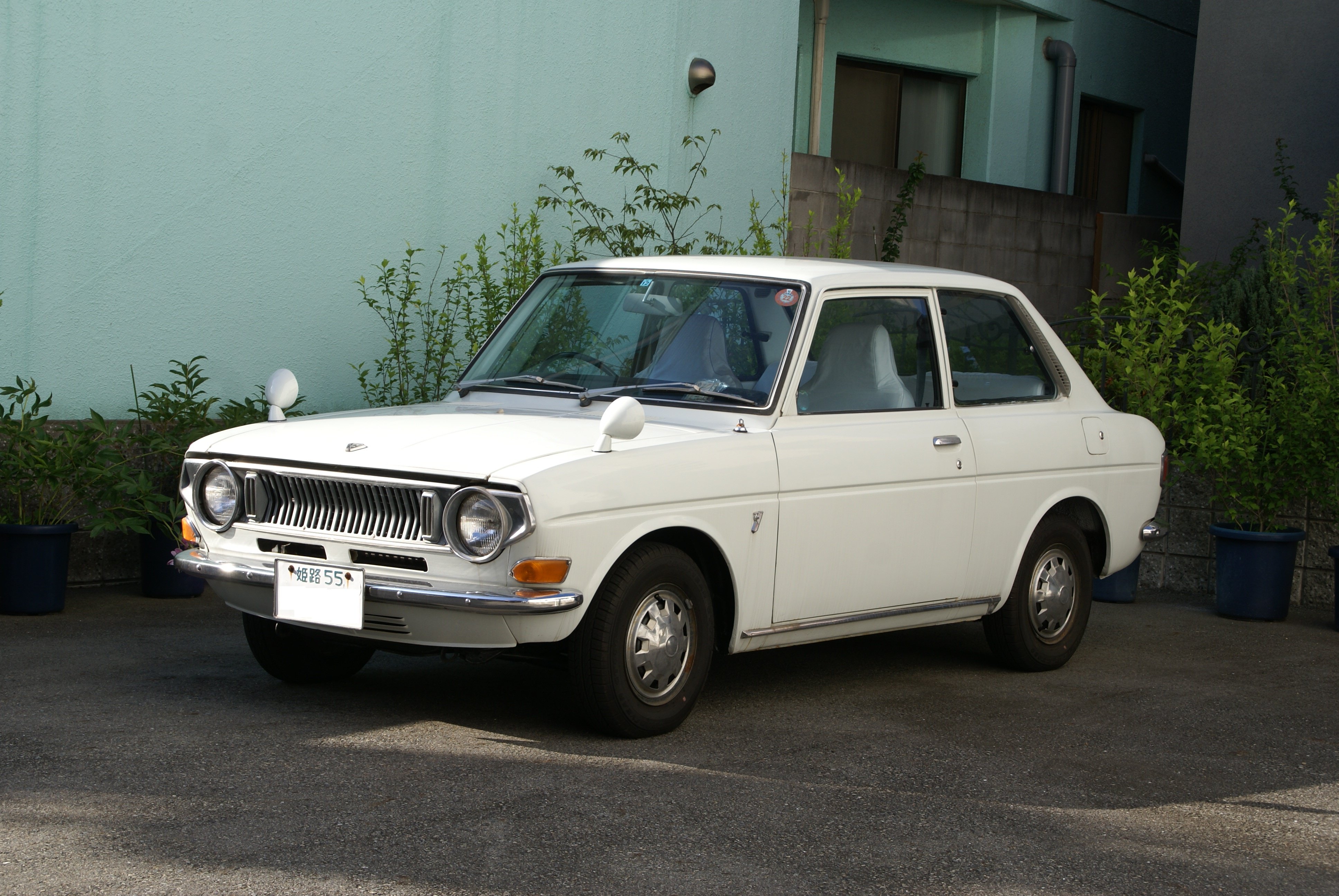 無賃乗車お断り ホワイトデーだから白い車でtlを埋める 地元にて未だ現役で活躍している2代目中期型トヨタパブリカセダン T Co J5rzqz7agn Twitter