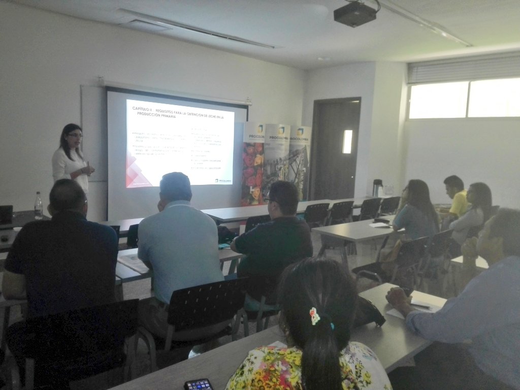 MelissaShaw00's tweet photo. Continuamos con el programa de capacitación para el sector lácteo en Atlántico. Apoya @AtlantiLac @ASOGANORTE https://t.co/Cas2ksQStT