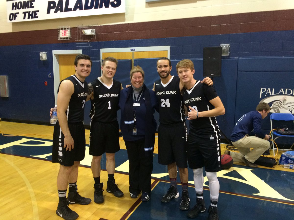 holtsmh14's tweet photo. Coach Holt with some members of Soar Dunk!@LUSOARDunk @PaladinsFCS @FellowshipCS https://t.co/7t6br9zb8x