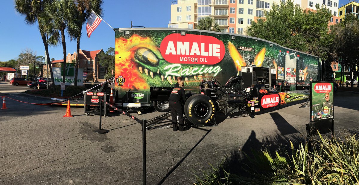UniversityHotel's tweet image. Come see Terry McMillan Amalie Race Team dragster engine start at Noon today at #HolidayInnUF! #GatorNats2017 #StartYourEngines