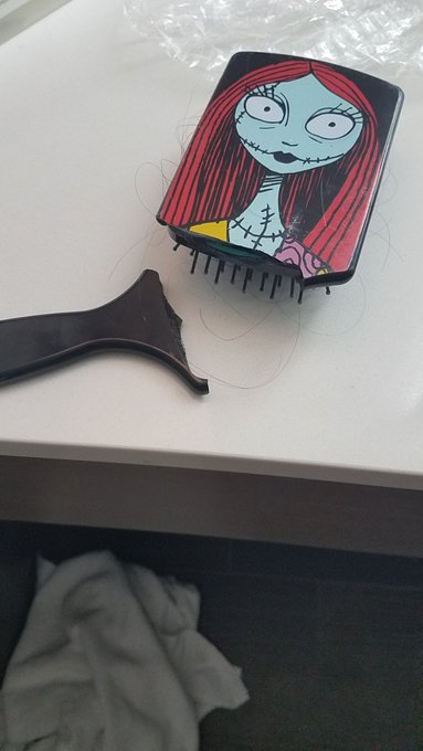 This makes me sad...RIP sally brush! https://t.co/8rVVkb9YZ7<a href="/tag/thursdaythoughts"class="tags"><span>#thursdaythoughts</span></a>