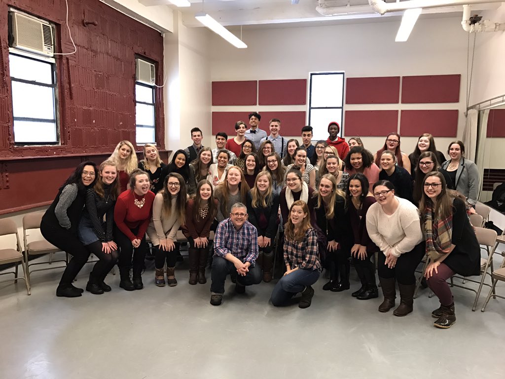 josiah_telschow's tweet photo. Awesome vocal workshop with a cast member from Wicked!! @ESS1617 @RIG1617 #hoipolloi https://t.co/eO5NvN7ZJ5