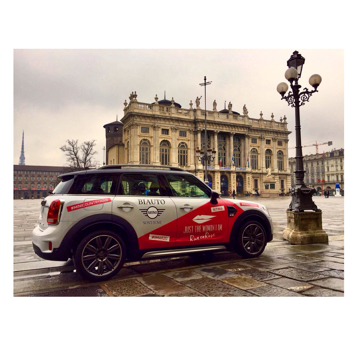 adele_corapi's tweet image. Nell'attesa scaldiamo i motori 🚙💨🌹#justthewomaniam #runenrose #torinodonna #minicountryman @TorinoDonna @unito @biAutoTo @MINICountryMen