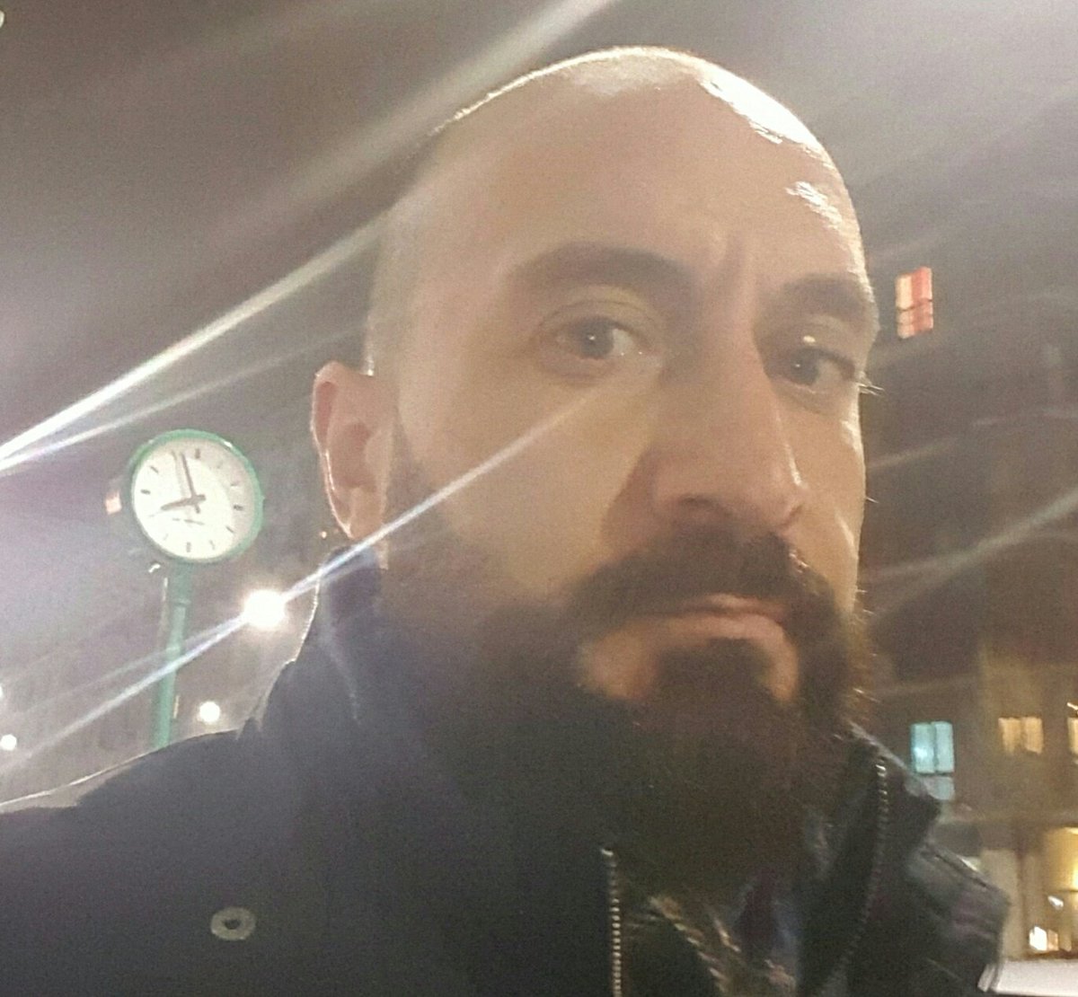 fabriziochirico's tweet photo. #NoLo e #basette a punta... https://t.co/RmJTi36vB8