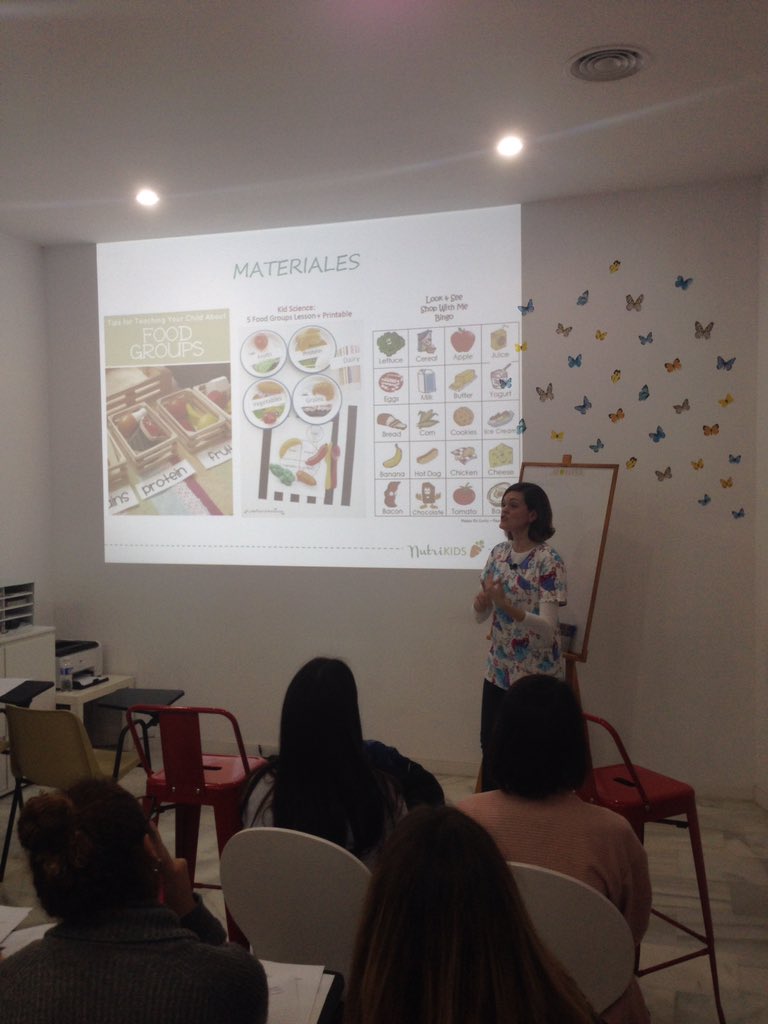 Meli de <a href="/Nutrikids_/">Nutrikids</a> hablando sobre los materiales en consulta pediátrica💪🏼❤ #IJornadasdeNutriciónInfantil