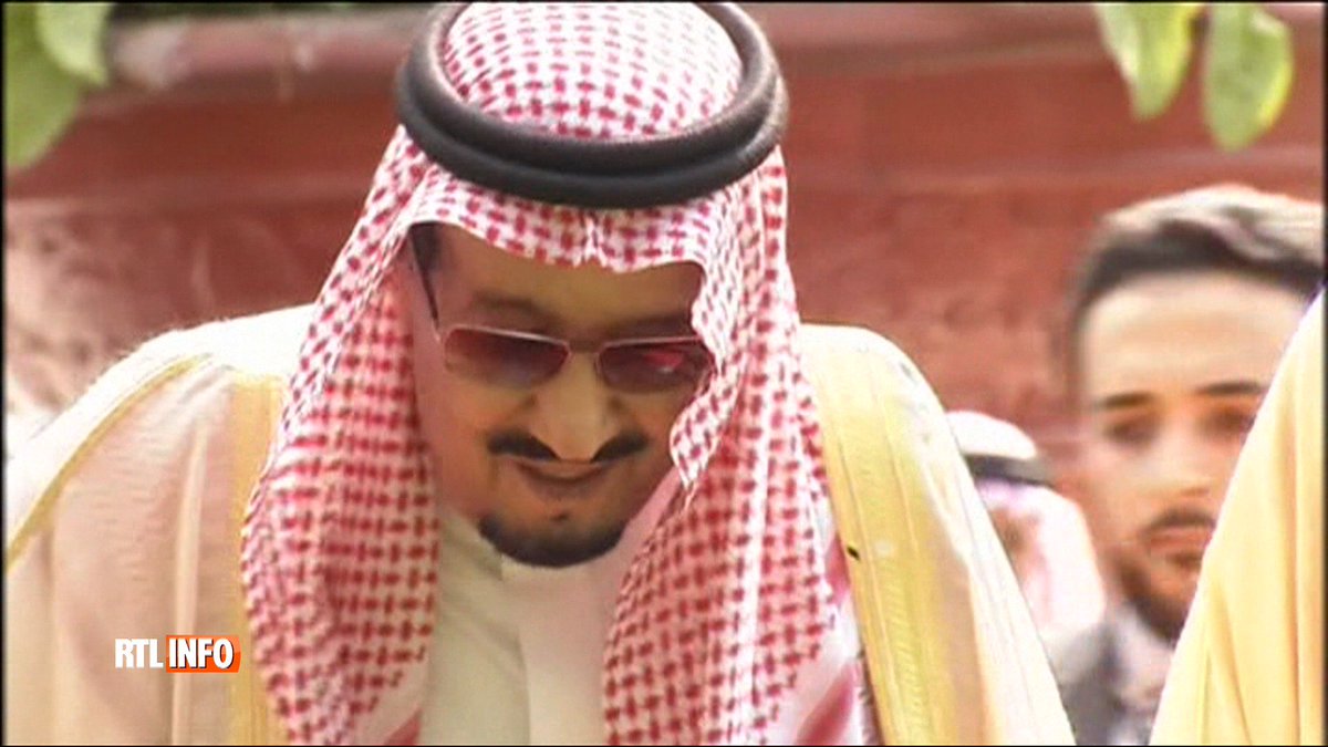 rtlinfo's tweet image. Pour son voyage en Indonésie, le roi d'Arabie Saoudite a emporté 460 tonnes de bagages #RTLinfo19H