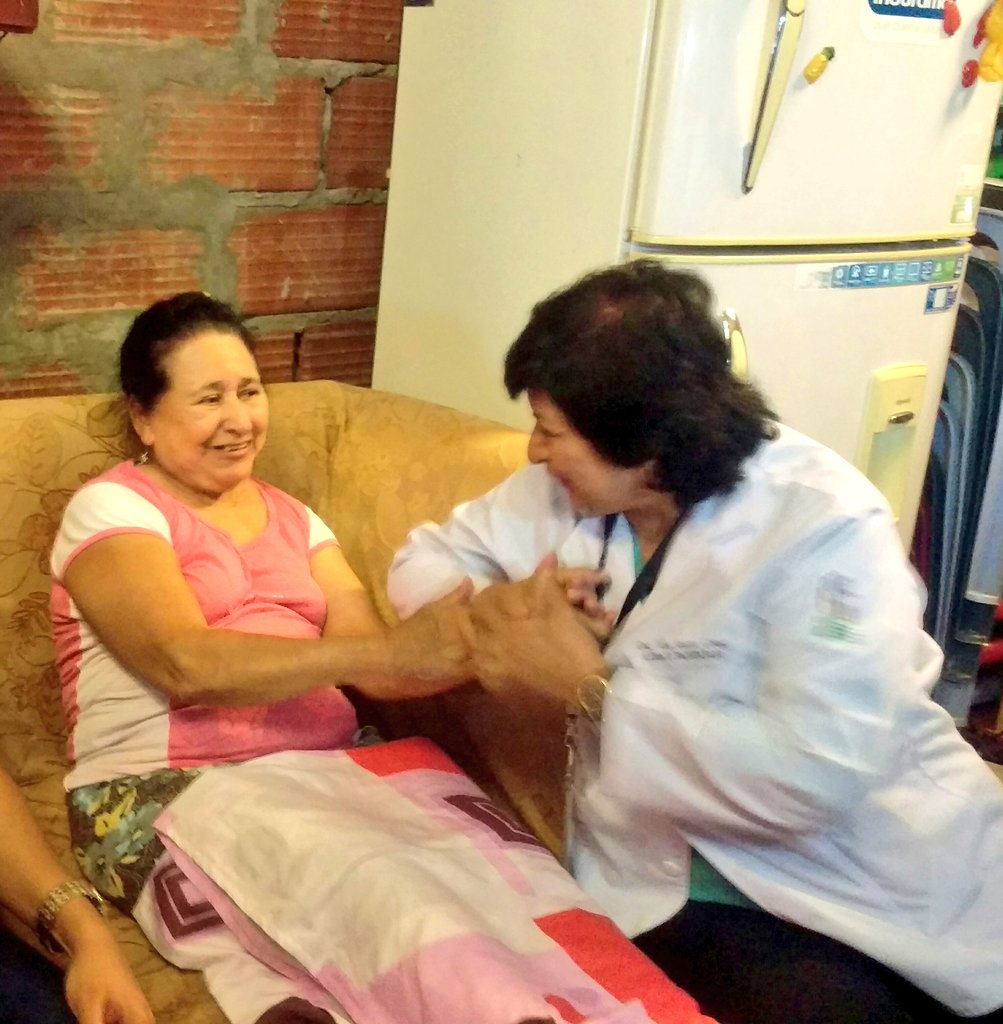 MMastarrenoM's tweet photo. #CalidadYCalidez tratando a cada afiliado con cariño, amor y respeto. Visitas médicas del C.E. Letamendi. @YulletErazo https://t.co/7kY9HkiF0x