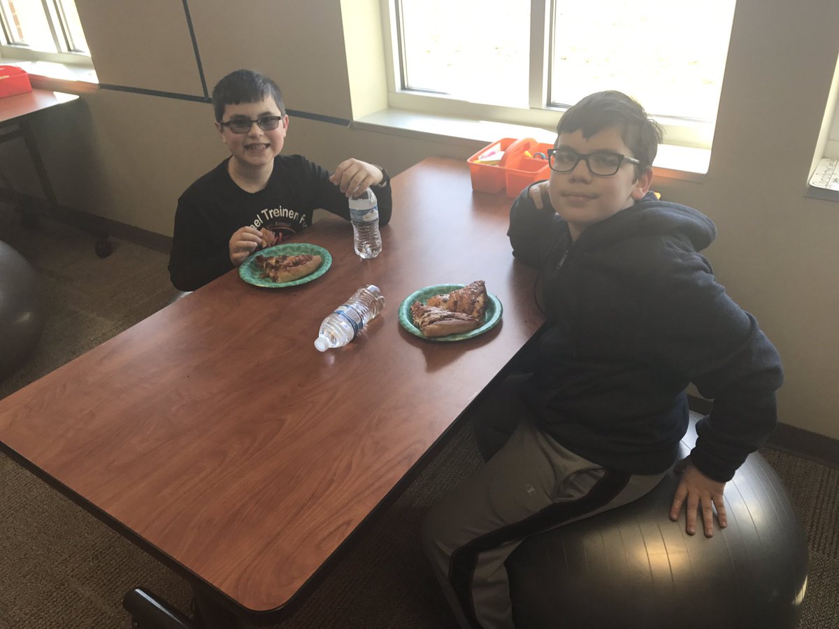 PREmosbey's tweet photo. More pictures from our @EpicKidsBooks pizza party. https://t.co/uEqL0skSDg
