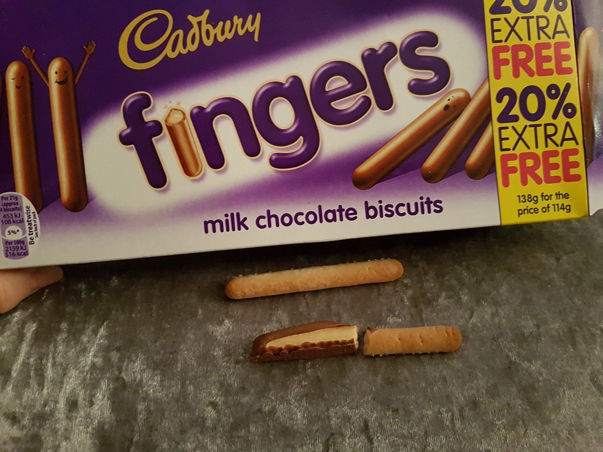 L_i_s_a_Davies's tweet image. The chocolate fingers with no chocolate #devestated #burtonsbiscuits @CadburyUK