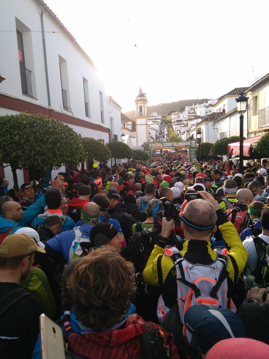 Ambientazo en la <a href="/ultrabandoleros/">UTSB Ultra Bandolero</a> . Ya hemos dado la salida y ha respetado la lluvia resultados.tempofinito.com/bandoleros/g-l… <a href="/fedamon/">F. A. Deportes de Montaña, Escalada y Senderismo</a> <a href="/fedme_es/">Fedme</a> <a href="/internetfam/">FAM</a>