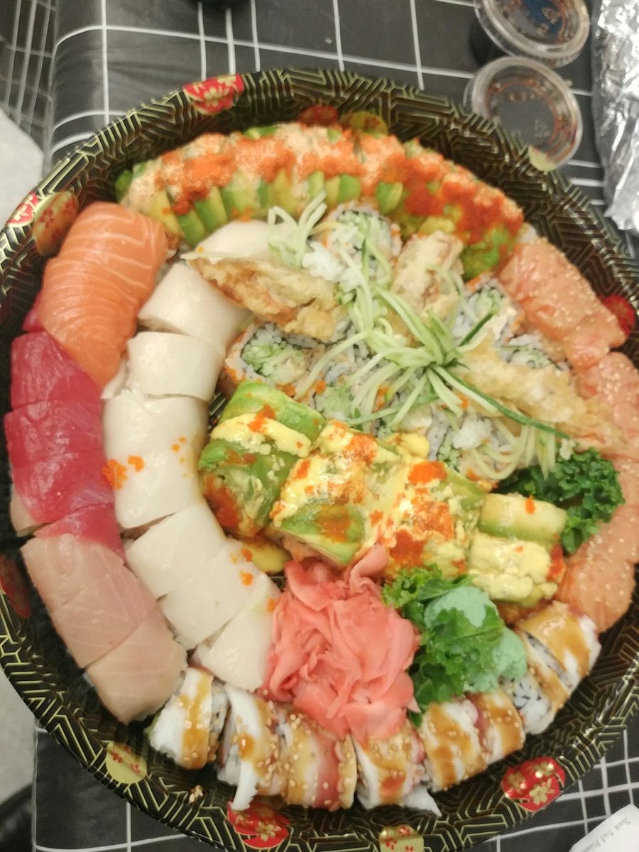 BrightonBrigade's tweet photo. #BRIGHTONBEACH #employeeappreciationday 
#NYNJEA 
#sushi 
LETS FEAST!! https://t.co/gXfROy8moN