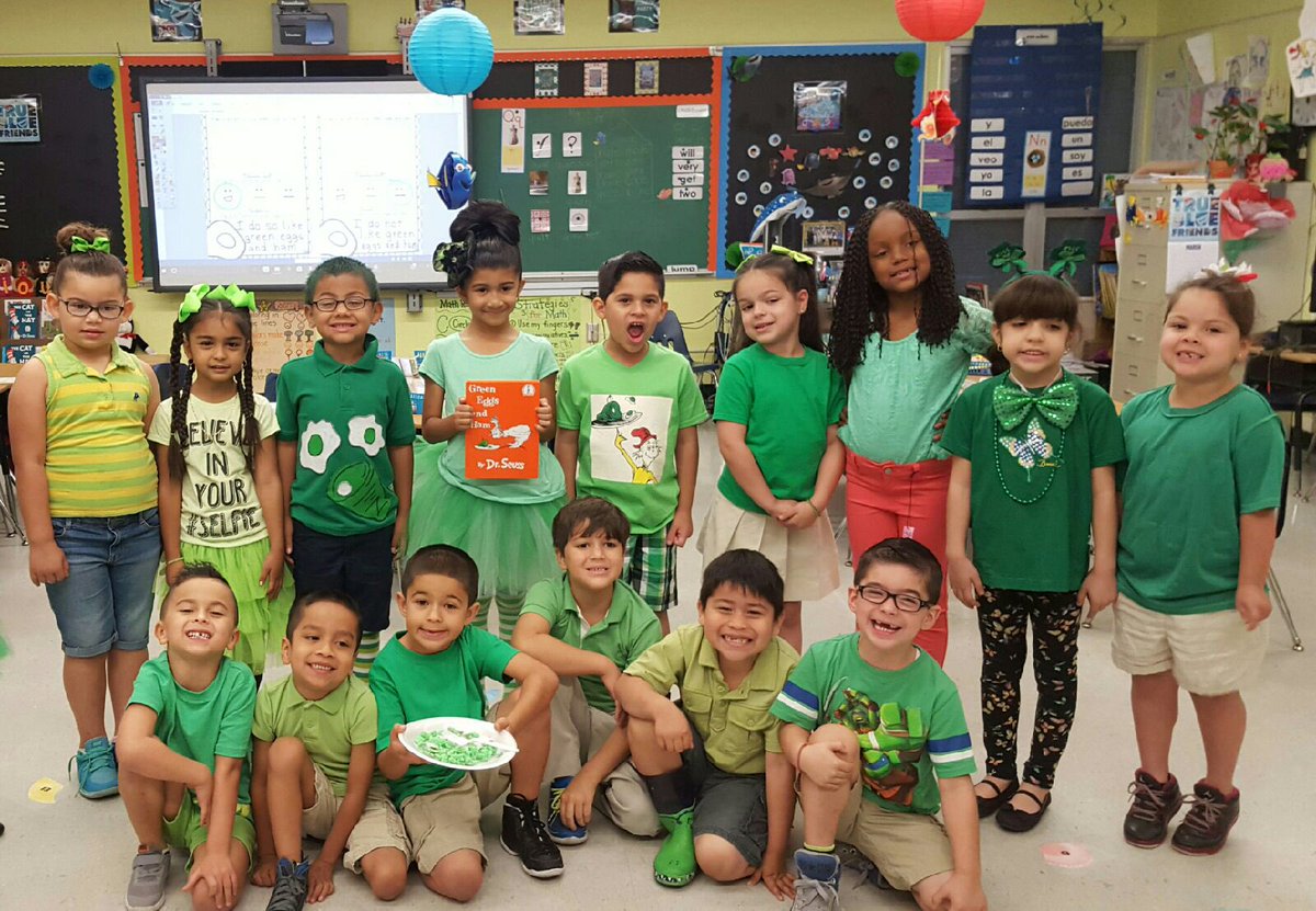 CampbellDriveK8's tweet photo. #cdk8invincible makes Green Eggs and Ham today! @MDCPS_ELA https://t.co/WZ4twzEaPZ