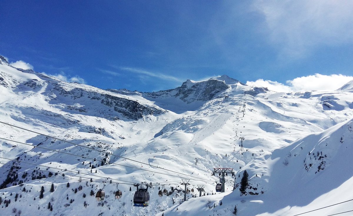 WhiteStoneSki's tweet image. #FridayFeeling via @Hintertuxi #Ski #HinterTuxGletscher