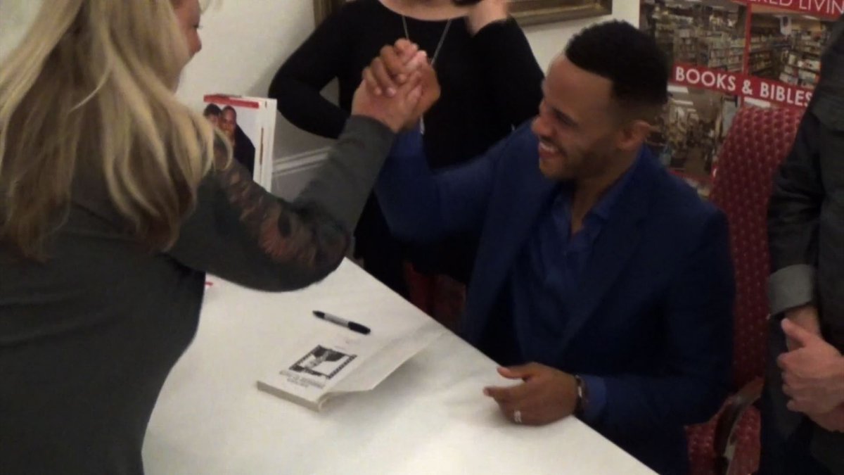 THWproductions's tweet photo. @DeVonFranklin It was so GREAT to meet you last night!!! https://t.co/mYXyAYNBT7
