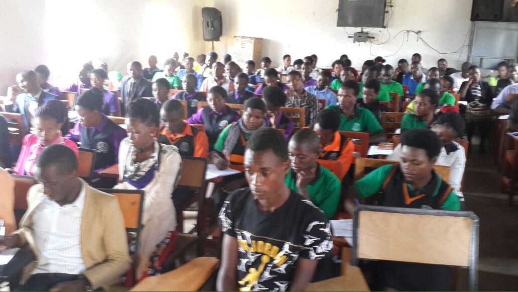 ccgea1's tweet photo. Ankole Western University students engaged  #HIDialogue on whether Uganda has value for money through national budget processes @DGFUganda17 https://t.co/V9JilEkuxs