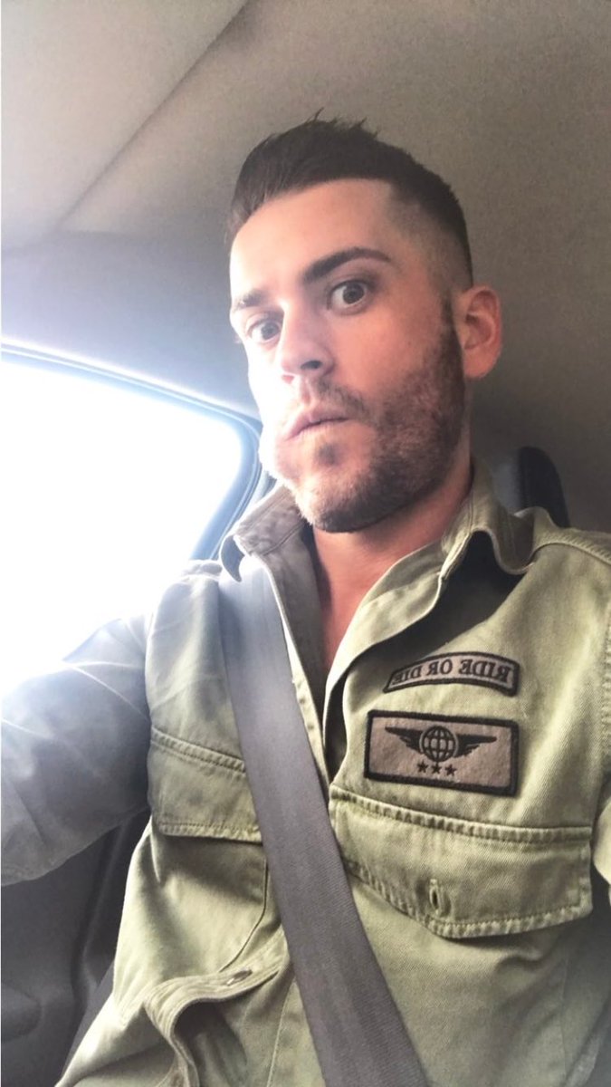 RocioNaranjita's tweet photo. Que guapo😍 https://t.co/Pq9NMvOcmf