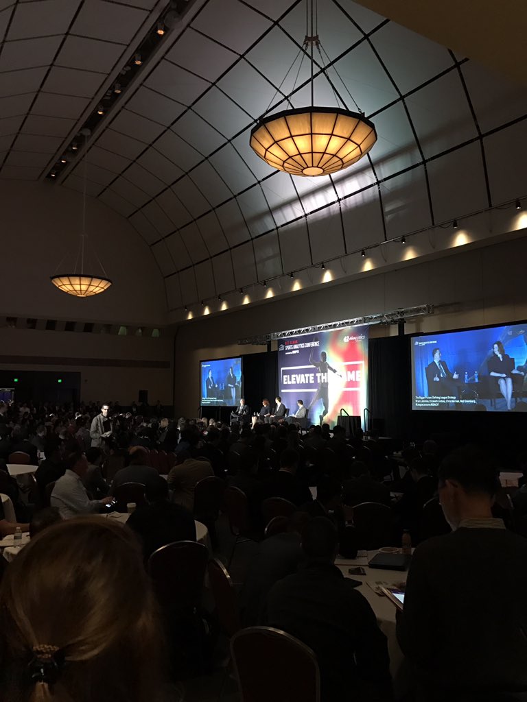 aheish11_'s tweet photo. Standing room only out here #SSAC17 #leaguelessons https://t.co/OQu2czLAOU