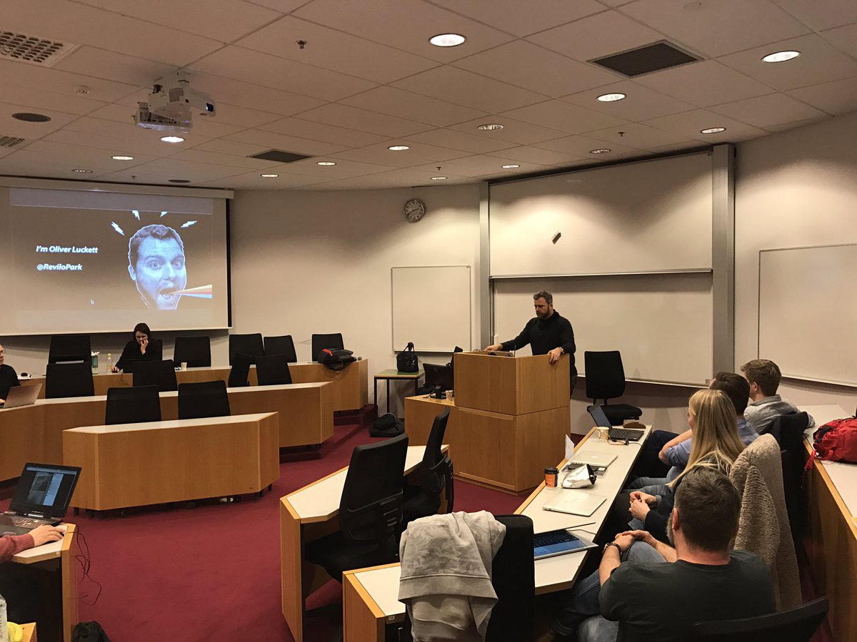 Lokagestur markaðsfræðiáfangans okkar <a href="/logi220/">Logi Karlsson</a> í mba við <a href="/Haskoli_Islands/">Háskóli Íslands</a> er <a href="/revilopark/">Oliver Luckett</a> - Great to have you with us Oliver 👍