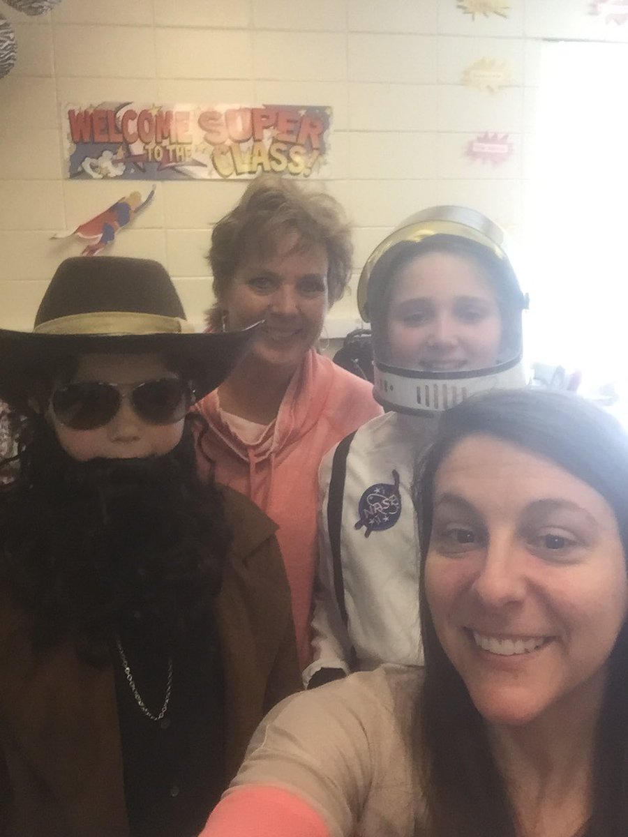 HeatherGCowell's tweet photo. Wax Museum Day! #celebrateauburn #YarbroughKnights https://t.co/Fyw2j5zzu6