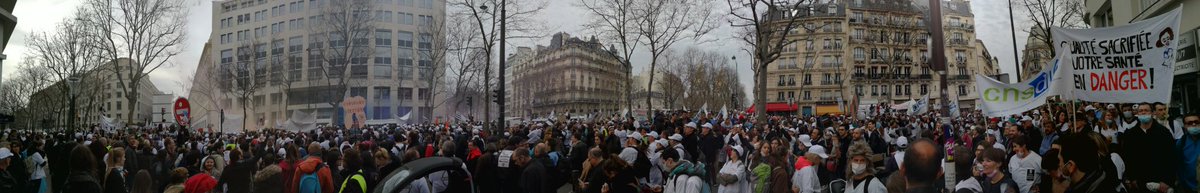 JMimine's tweet photo. #DENTger devant le ministère de la santé #Marisol https://t.co/Ew8IcT1HnC