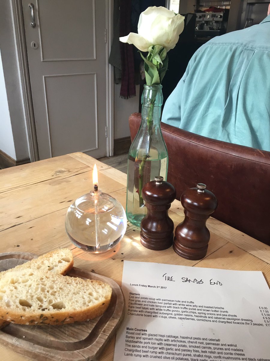 Happy sight on Friday ; ) #fridayfunday #cosypubs