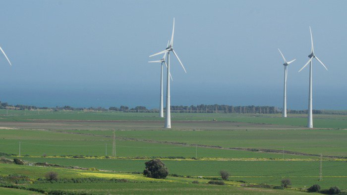 ‘Ndrangheta, sequestrato parco eolico da 350 milioni lorasiamonoi.wordpress.com/2017/03/03/ndr…