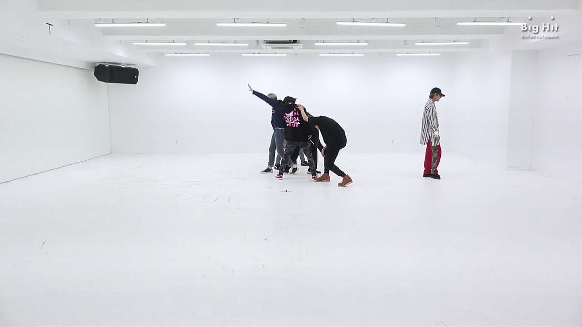 Iceking_28's tweet photo. "SPRING DAY" dance is already out!!
#Springday @BTS_twt @bts_bighit @BTSOFFICIALSHOP @BTS_ARMY @BTS_jp_official https://t.co/3wmNLx9d5c