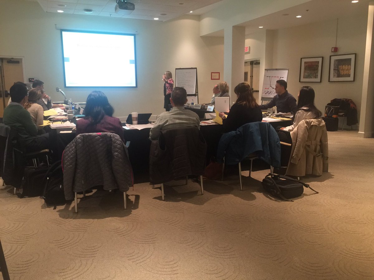 BENTLEYExecEd's tweet photo. Day 2 in The #Business of #BioPharma Mini-MBA: #Strategy - #ChallengeAssumptions #DefineValue Propositions #Innovate https://t.co/FJYCl4HwiO