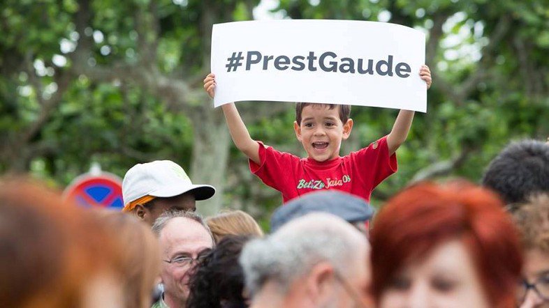 txesalaespada's tweet photo. #BIZKAIA ES TIERRA DE ACOGIDA.
No vamos a dejar tiradas a las siete personas que ayer llegaron en un camión.
#PrestGaude #Goihabe #acogida https://t.co/roOLEjupcS