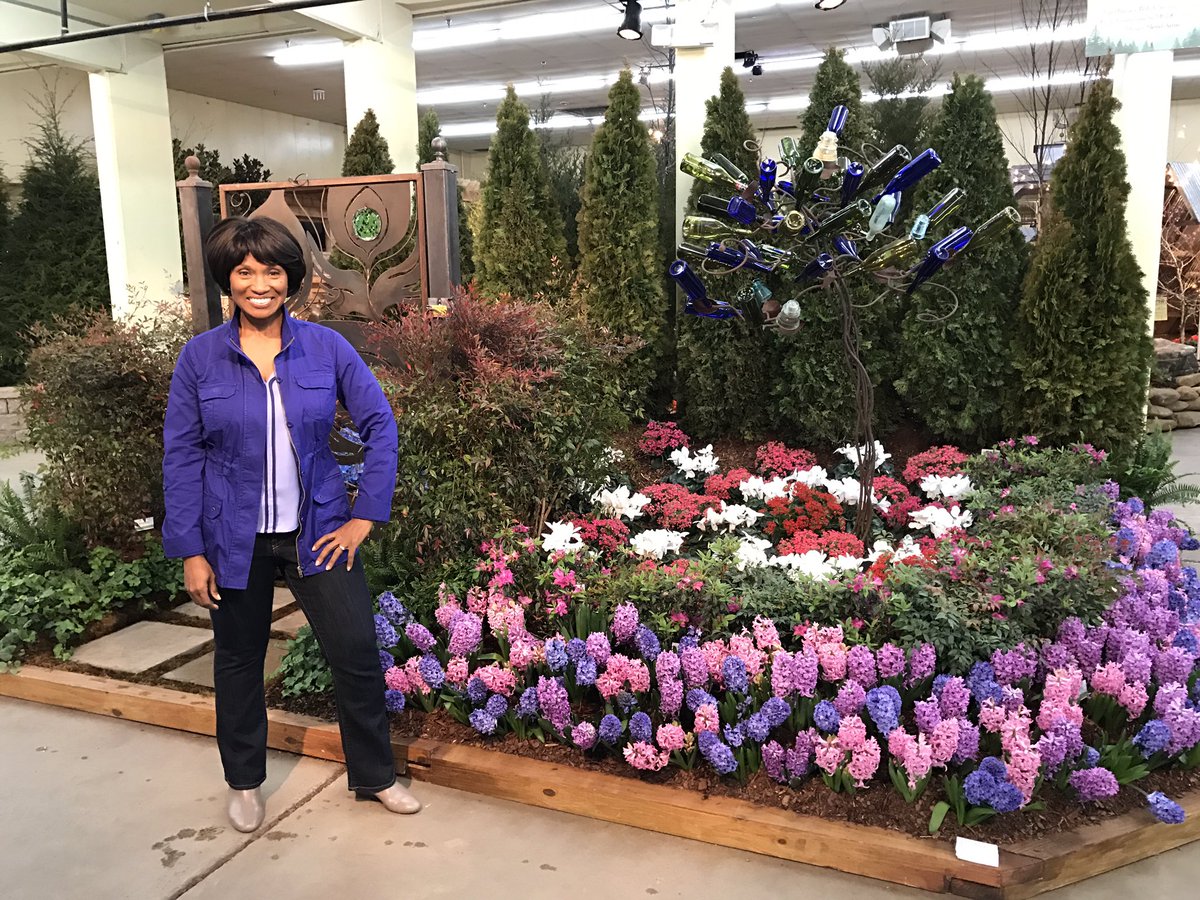 varallopr's tweet photo. Tuwanda Coleman is here for Talk of the Town. Watch @NC5 for a fun interviews. The @Lawngardenshow continues thru Sun @FAIRGROUNDSNASH https://t.co/yFkH2CeOSR