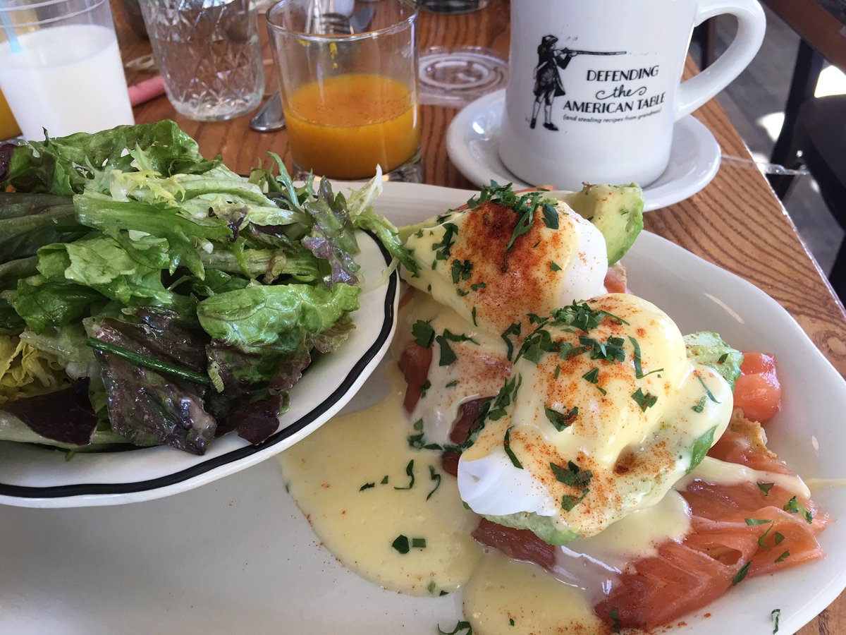 RCCFredericks's tweet photo. Delicious! A proper #newyork #breakfast. #healthychoices #ilovenewyork #breakfast #usa https://t.co/9VyoaAFB75