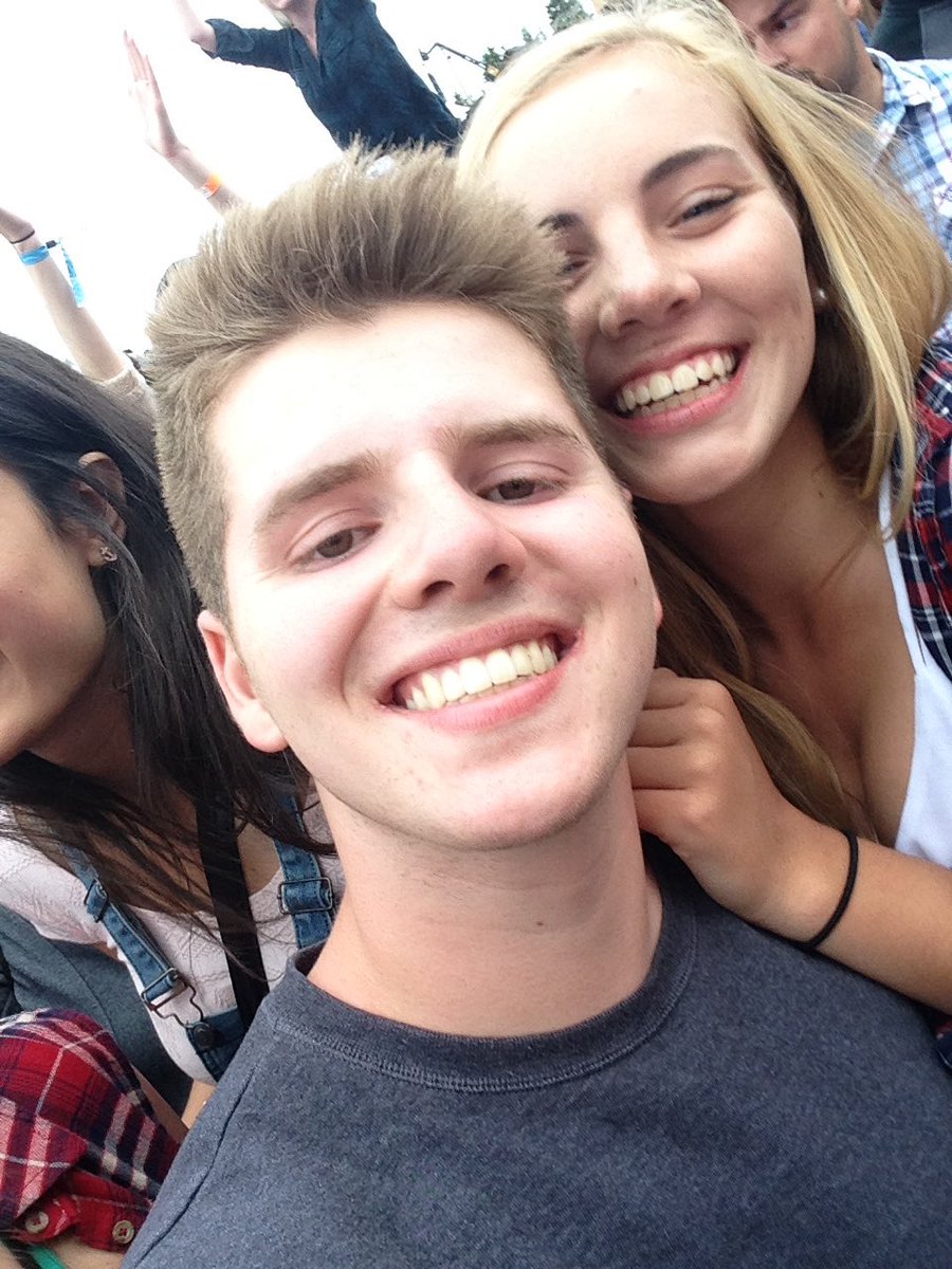 mikaelaswain9's tweet photo. happy birthday to one of the best people I know 💗💗 hope it's sweet 🎉 @ShaneLangille3 https://t.co/Exk4Vzw0BE