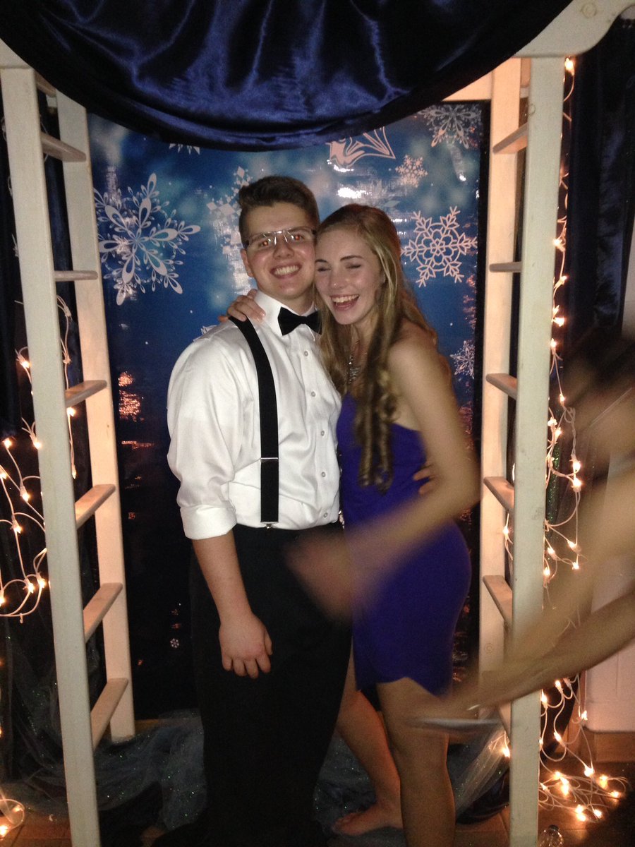 mikaelaswain9's tweet photo. happy birthday to one of the best people I know 💗💗 hope it's sweet 🎉 @ShaneLangille3 https://t.co/Exk4Vzw0BE