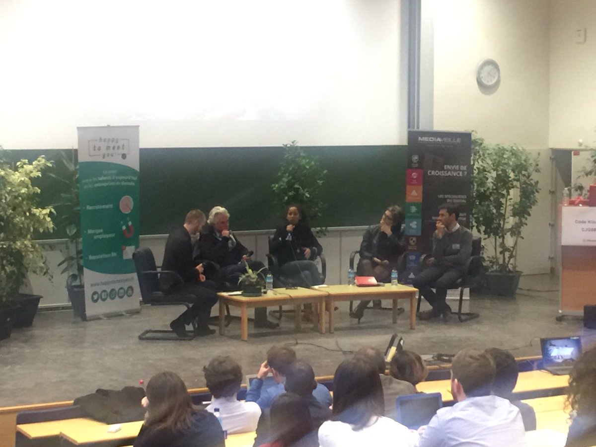 Yumens_MVG's tweet photo. #webwecan2 @BrunehildeCM happiness manager @Mediaveille explique son métier et les actions qu'elle met en place avec son poste https://t.co/YMX8WhgzHs