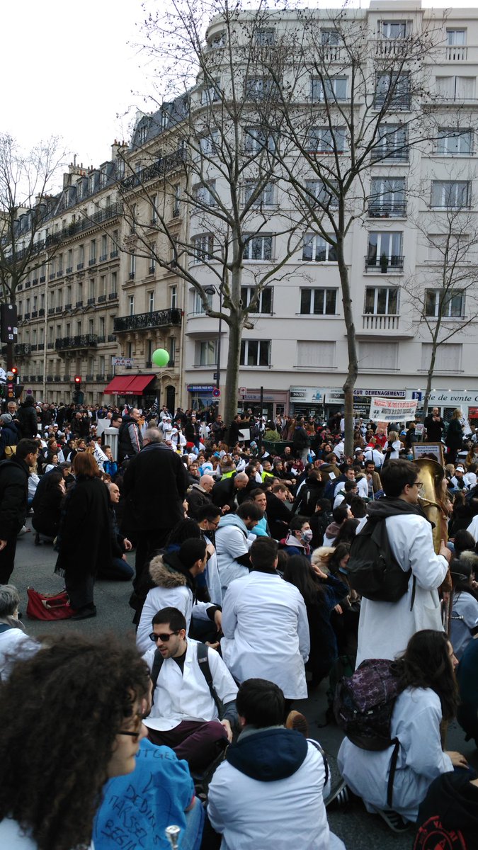 PouletO2E's tweet photo. Qui pour nous recevoir au ministère ?! #DENTger https://t.co/mU6ZxwHXTh