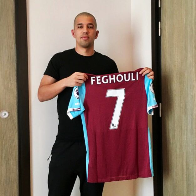 Hello! RT and follow for a chance to win my jersey! 
RT + follow et tente de remporter mon maillot ! 
Good Luck! Bonne Chance ! 😉💪🏼